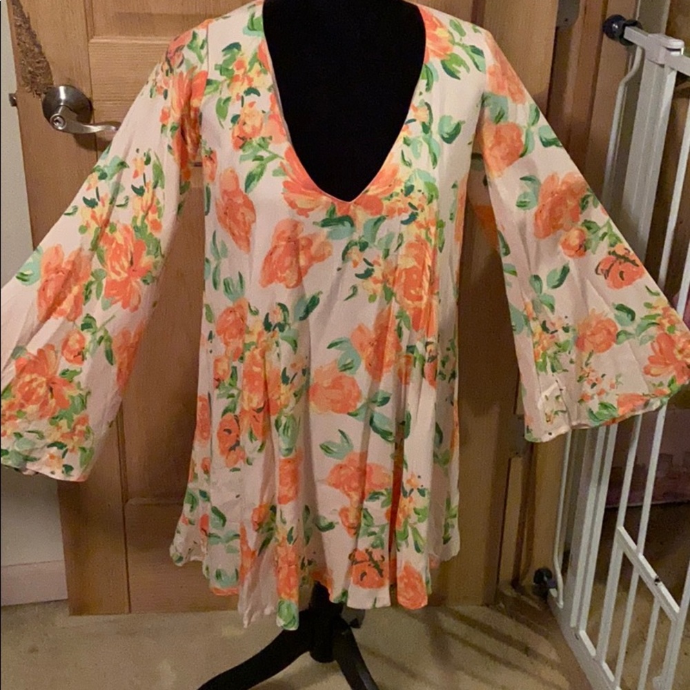 **NEVER WORN** Short Flowy Dress